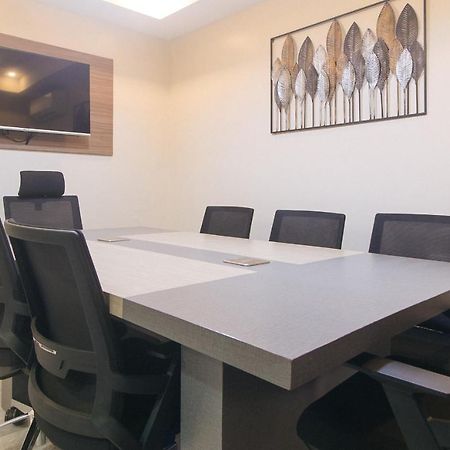 Reddoorz Plus @ Bez Tower And Residences San Juan San Juan  Luaran gambar