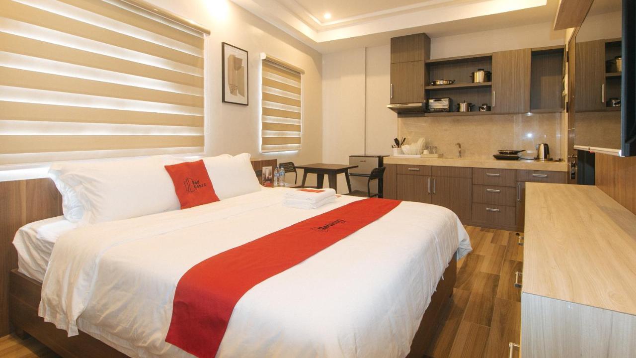 Reddoorz Plus @ Bez Tower And Residences San Juan San Juan  Luaran gambar